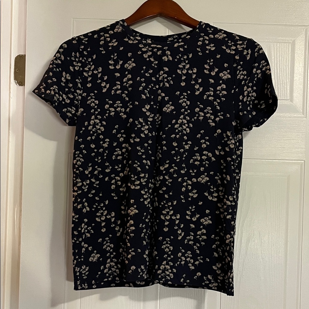 Reitmans Navy and Beige Patterned Tee